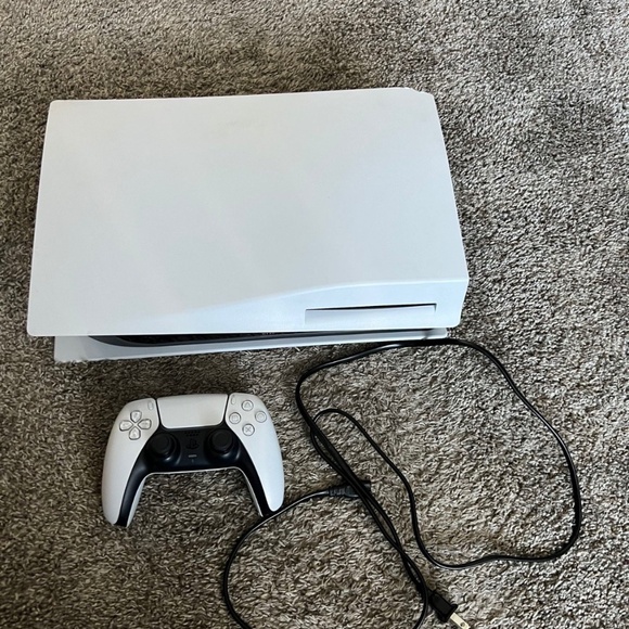 PlayStation 5 DISC VERSION - Picture 1 of 8